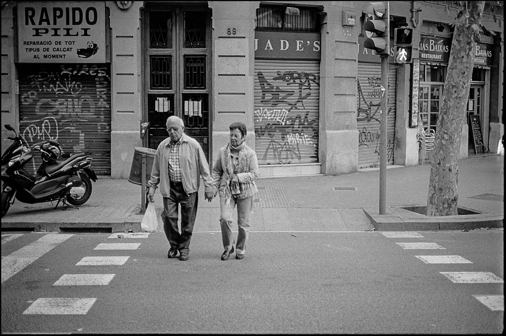 Barcelona street, Leica M6, TriX 400@400, Rodinal 1:50